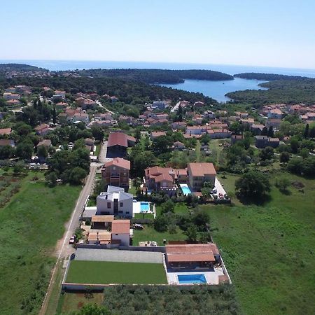 Holiday Home Petrovic Μεντουλίν Εξωτερικό φωτογραφία