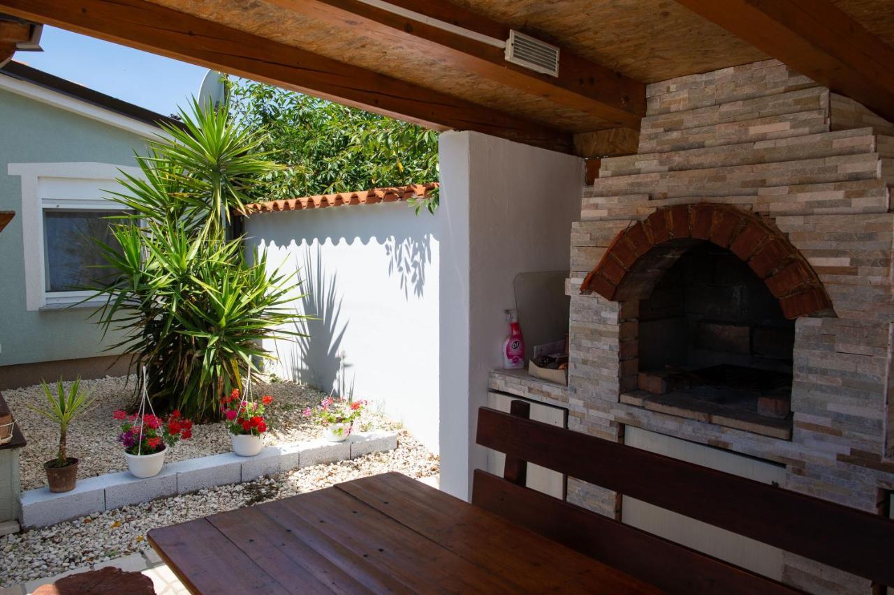 Holiday Home Petrovic Μεντουλίν Εξωτερικό φωτογραφία