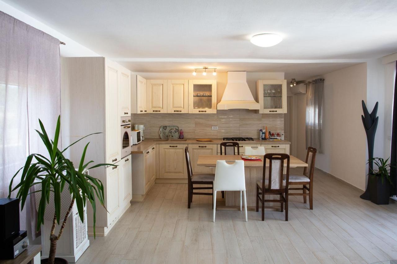 Holiday Home Petrovic Μεντουλίν Εξωτερικό φωτογραφία