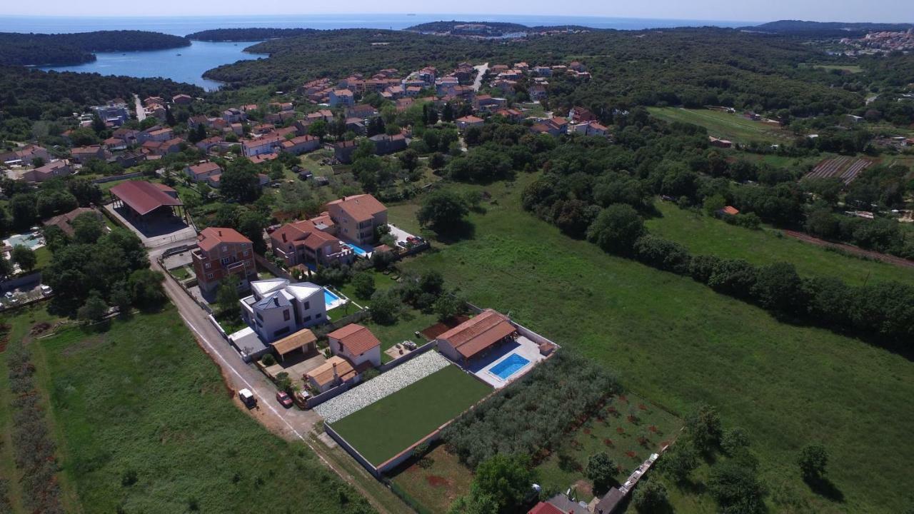 Holiday Home Petrovic Μεντουλίν Εξωτερικό φωτογραφία
